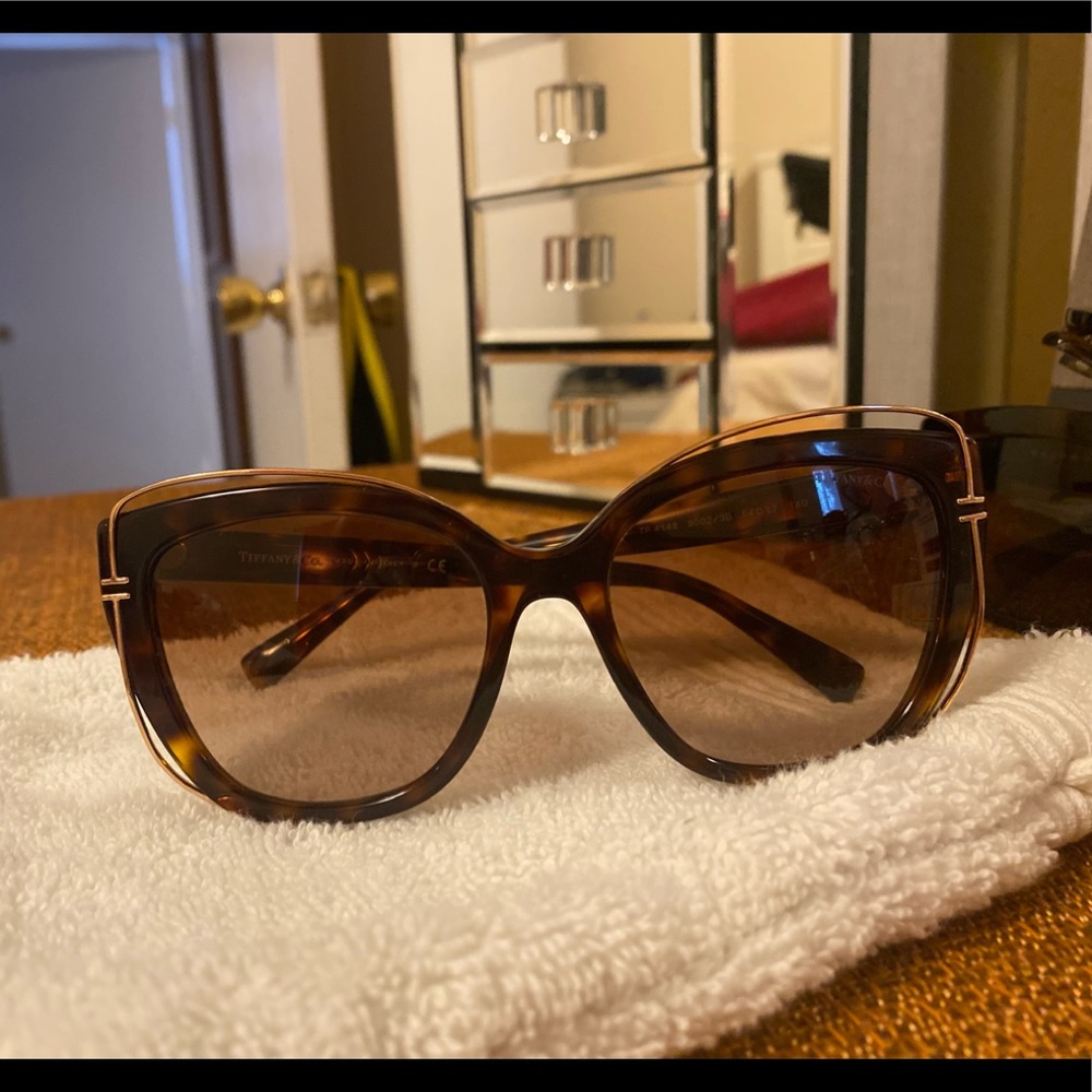 SUNGLASSES HUT TIFFANY & CO.